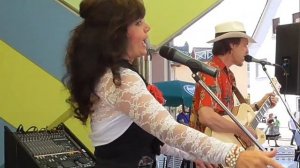 WALKIN´ SHOES - BAD MOON RISING