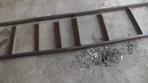 Лестница из профильной трубы