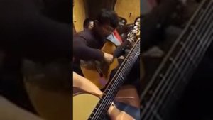 На гитаре как на домбре)