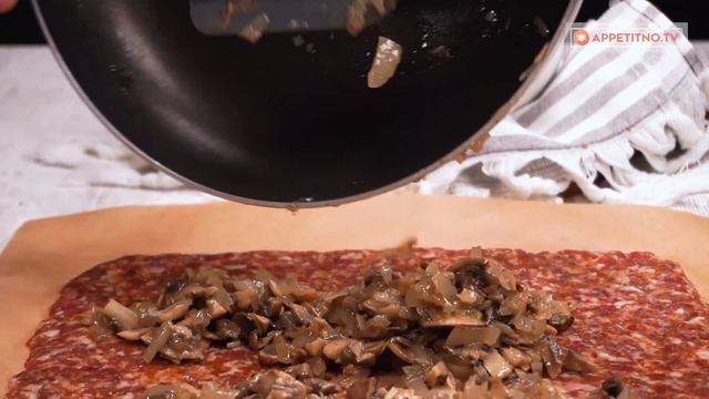 Готовлю яйца в пакете, затем добавляю их в рулет из мясного фарша. Отличный трюк! смотреть онлайн