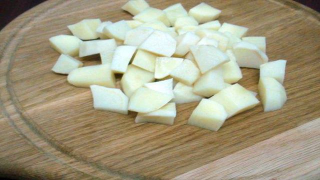 Овощной суп с кабачками и сардельками