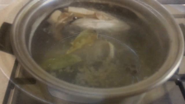 Уха в горшочке из головы и хвоста форели,попробуйте и вы не пожалеете.