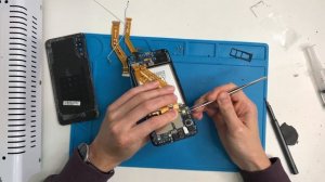 Замена дисплея на Samsung A50 (A505). Очень простой ремонт с Amoled дисплеем.