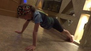 Каролина 8 лет-Новые рекорды-70 отжиманий от пола