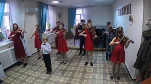 Ансамбль "Звонкие струнки", ДШИ №1 г.Сочи — Е. Поплянова "Когда шагают лугом утята друг за другом"