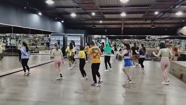 (MARIA MARIANA) BY @EmenSeranWilikOfficial  (CHA-CHA LINE DANCE).  COREO BY (ZIN™ANTO)