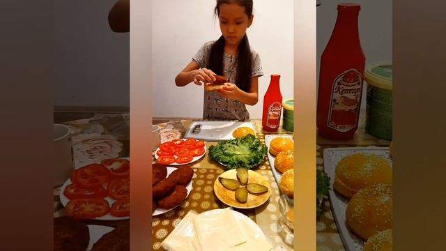 Аппетитные домашние бургеры ?