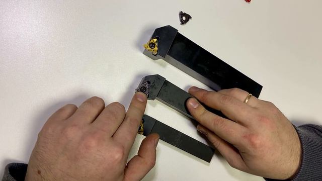 Державка резец резьбовой для наружной резьбы с сменными пластинами / SER M 22 / для пластин 22ER /