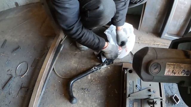 Изготовление фаркопа на Ладу Ларгус. LADA LARGUS. Ремонт в гараже. смотреть онлайн