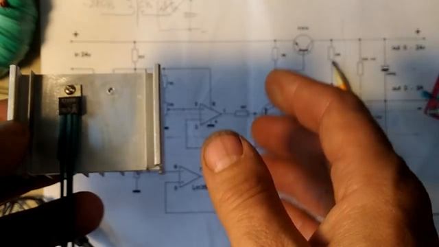Для начинающих .Простой БП на лм358 с регулировкой тока и напряжения. смотреть онлайн