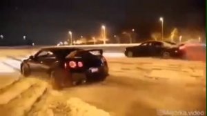 Nissan GTR дрифт