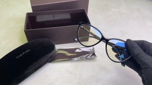 Распаковываем женскую оправу от Tom Ford 5743-B 001. Краткий обзор и отзывы