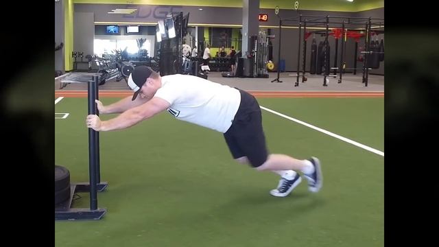 ФИЗИЧЕСКАЯ СИЛА БЭТМЕНА! ТРЕНИРОВКА БЭТМЕНА!! смотреть онлайн