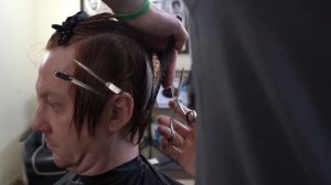 УДЛИНЕННАЯ мужская стрижка / уши закрыты