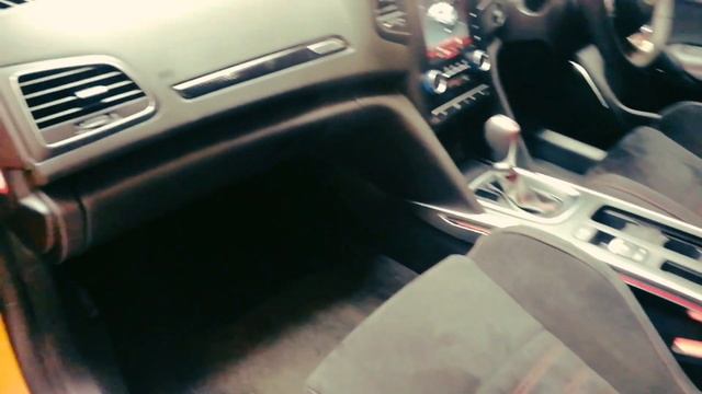 Renault Megane R. S videos смотреть онлайн