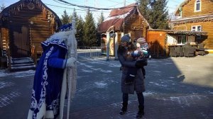 В гостях у деда мороза / Дед Мороз поздравляет Максима