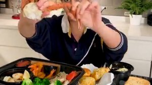 Cosmopolitan-Our-Editor-Tried-Eating-Pounds-of-Food-on-Camera-aka-Mukbang-Facebook