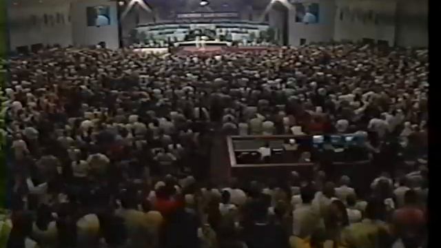 Camp Meeting 1999 ~ Sunday PM July 4th Part 2 ~ Benny Hinn смотреть онлайн