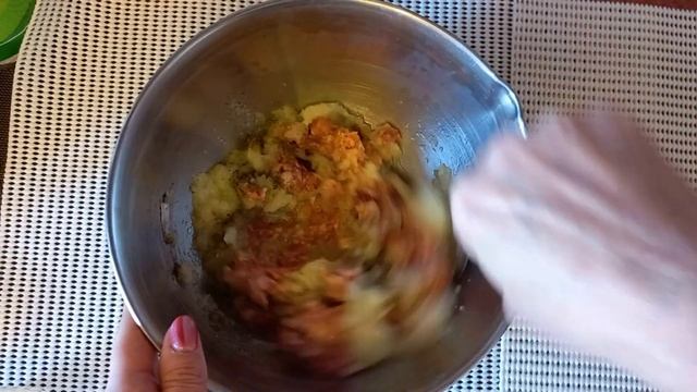 Очень вкусные пузырчатые чебуреки на минеральной воде