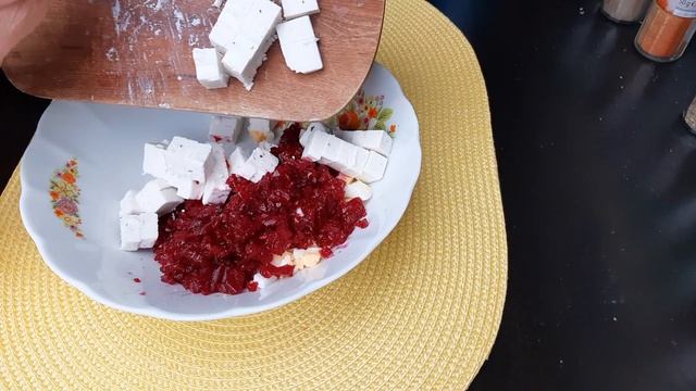Салат со свеклой. Готовим полезный и вкусный салат смотреть онлайн