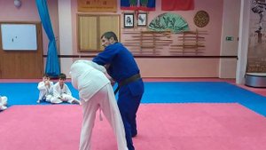 Контр-прием передняя подножка от подхвата