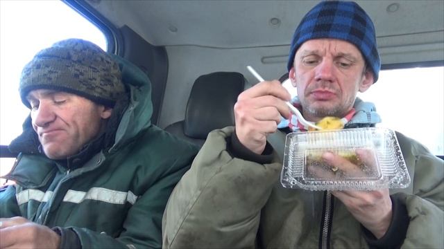 обжор мукбанг на работе с мусорщиком суп колбасный тефтеля и варёный картофель смотреть онлайн