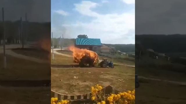 Успел увести горящий трактор от домов и потушить его в реке