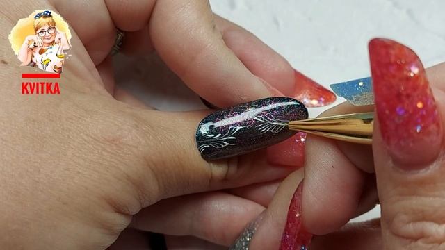 Как сделать дизайн ногтей на Новый Год: Тонкие линии и кошачий глаз быстрый маникюр легко и красиво смотреть онлайн