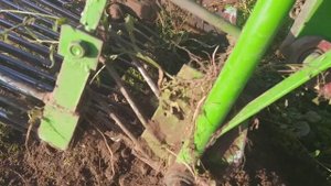 Картофелекопалка переделанная к минитрактору