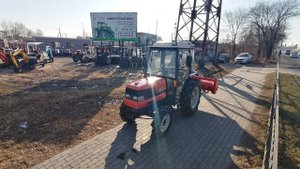 Трактор KUBOTA GL33 с кабиной, реверсом и гидроусилителем руля / тех. характеристики, описание, цена