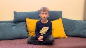 Учим французский язык с Ромой))) стих для детей на французском языке