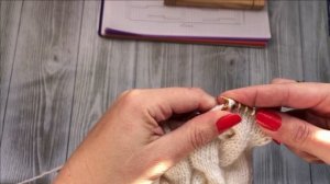 Красивая шапка с косами  на 2 прямых спицах(НЕ Magic loop) МК.