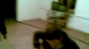 Чеченец поет под гитару