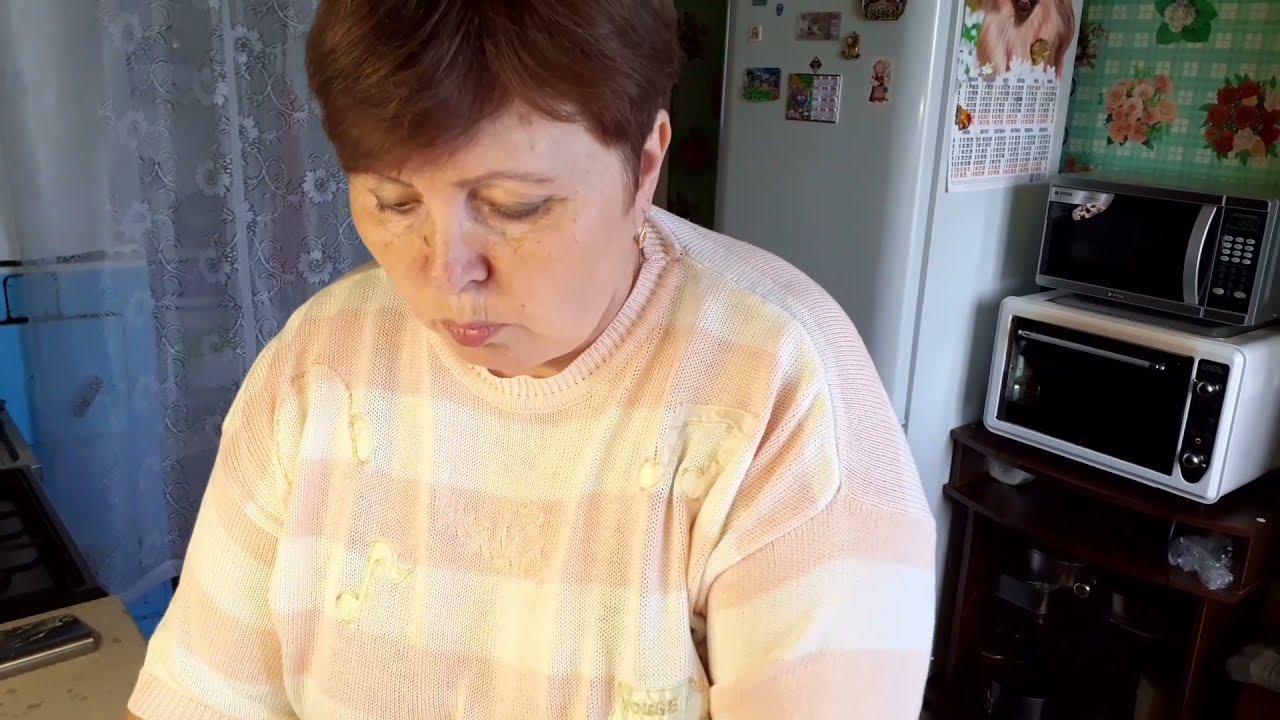 Сливочно йогуртовый крем, сборка  самого    торта .