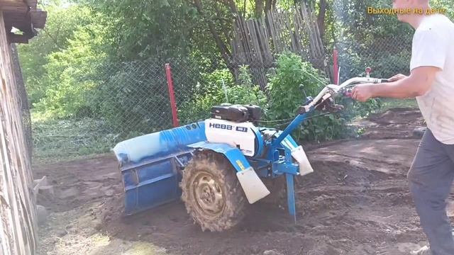 Выравнивание земельного участка мотоблоком НЕВА МБ-2 с самодельным отвалом.