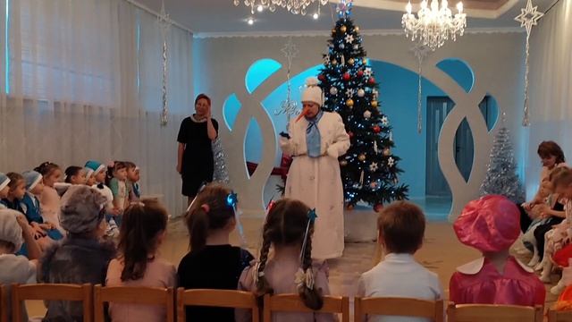 Прощание с Ёлочкой?Развлечение для 2 младшей и средней групп смотреть онлайн