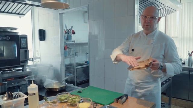 Хек с зеленым салатом рецепт №54 от @user-lc1gk5vs5z смотреть онлайн