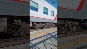 эп1п 054 С пассажирским поездом 001Э Россия Владивосток Москва