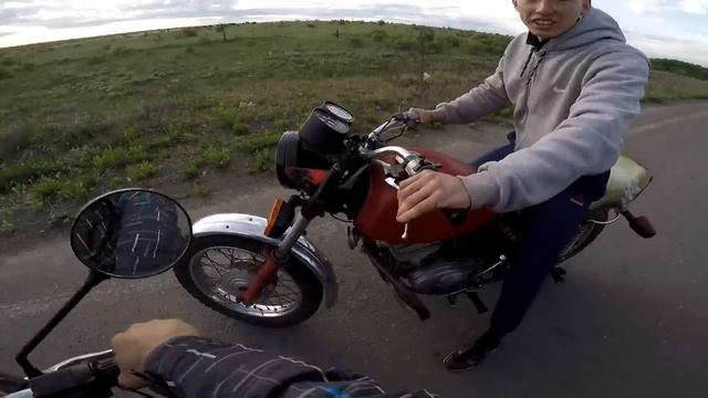 ИЖ Юпитер 5 vs. ЯВА 350 vs. ИЖ Планета 5 - ГОНКА!!! смотреть онлайн