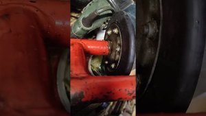 установил маслёнку в каток тележки буран