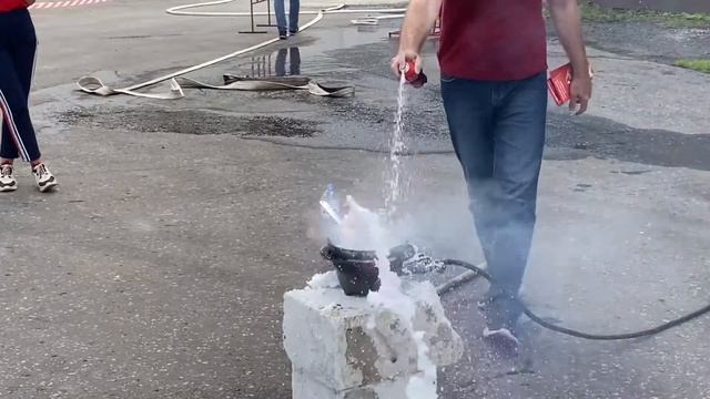 Огнетушащий баллончик МИНИПОЖАРНЫЙ. Тренинги по основам пожарной безопасности. (ПРАКТИКА 112) смотреть онлайн