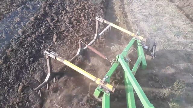 Оранка плугом Bomet 3-30 и трактором мтз 82 смотреть онлайн