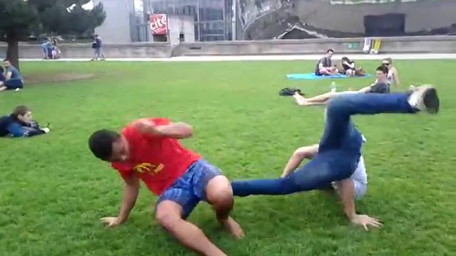 Villette Sonique 2014 - I.Manchinha & I.Cocó 1 - Capoeira CDO Paris смотреть онлайн