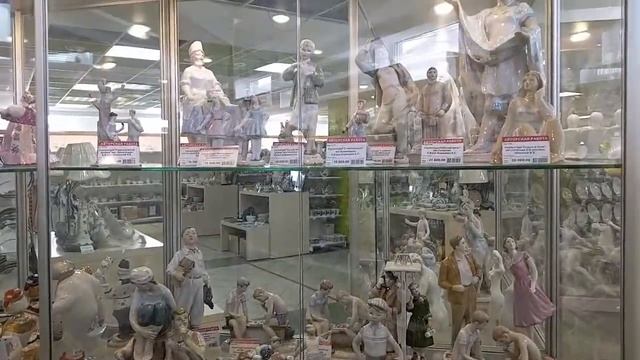Как отличить роспись на фарфоре от деколи. В  фирменном магазине при Дулевском фарфоровом заводе
