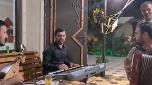 Исрапил Ишталбагомаев в кругу друзей.