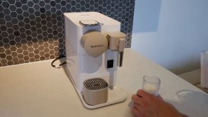 Nespresso Lattissima One Original Espresso Machine with Milk Frother by De'Longhi Review