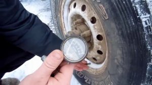 Демонстрация роли давления в шинах  Уаз по снегу на стравленных колесах