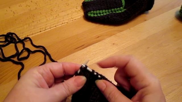 Тапочки следки спицами Узор //Василиса смотреть онлайн