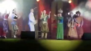 Дружинин танцует ехор