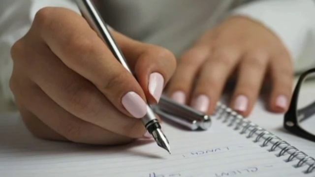 Почему желтеют ногти? Как с этим бороться! смотреть онлайн